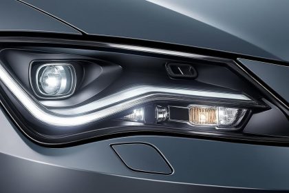 découvrez notre guide étape par étape pour remplacer facilement l'ampoule des feux de position de votre seat leon et assurer une sécurité optimale sur la route.
