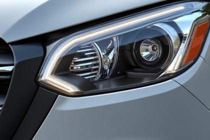 découvrez notre guide pratique pour remplacer facilement l'ampoule des feux de position de votre mercedes sprinter et assurez la sécurité de vos trajets.