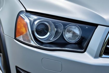 découvrez comment remplacer facilement l'ampoule des feux de position de votre chevrolet captiva grâce à notre guide étape par étape.